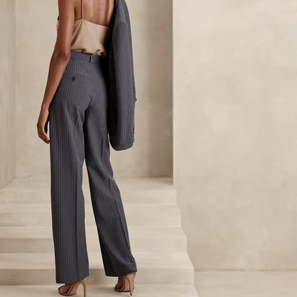 Banana Republic Women's Straight Sculpted Stretch Gray Pinstripe Pants